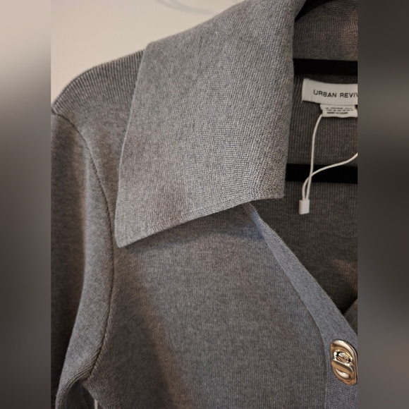 Urban Revivo Women's Gray Lapel Button-up Cropped Knitted Cardigan (Size US 6) - Picture 4 of 9